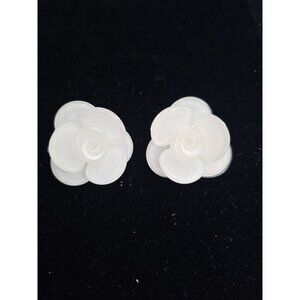 NC  Flower Earrings Resin White Large Spring